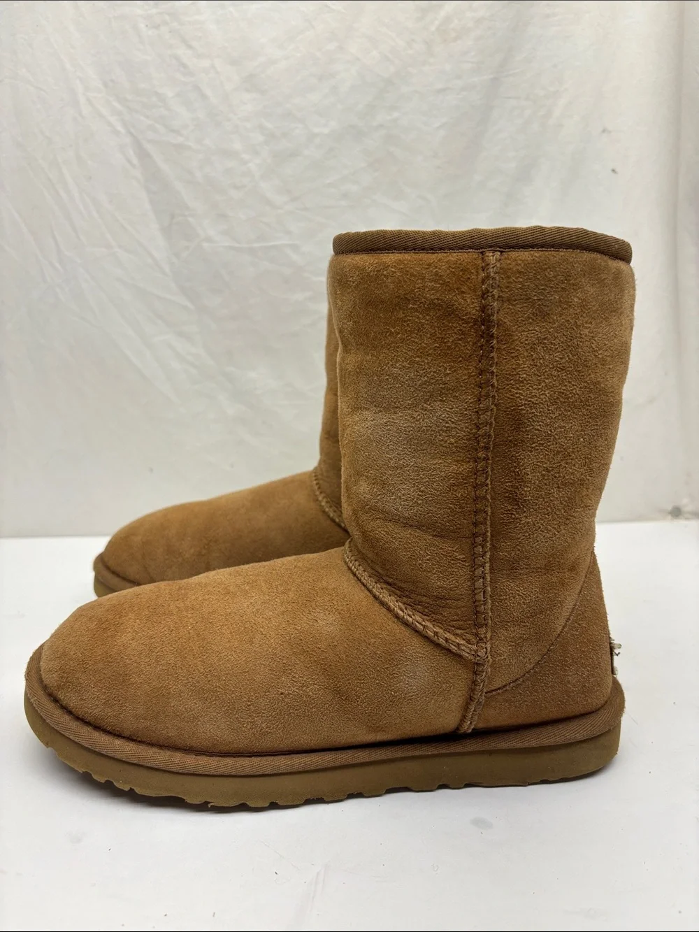 UGG Classic Short Boots size 7 women’s, box 67
